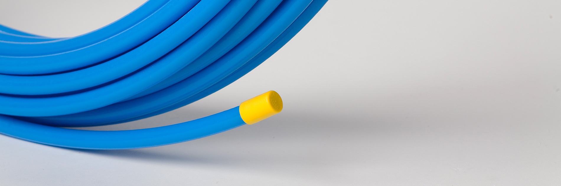 FLEXIRO polyethylene plastic pipe to retrofit an underfloor heating